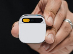 Зганьбив творців гаджета Ai Pin: штучний інтелект дав неправильні відповіді