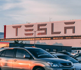 Tesla планирует продавать 20 млн автомобилей ежегодно