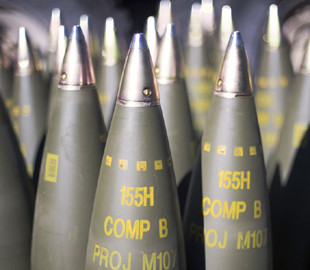 Польща планує упʼятеро збільшити виробництво снарядів – FT