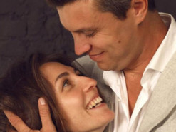 Піаніст Євген Хмара втретє став батьком та показав фото новонародженого сина