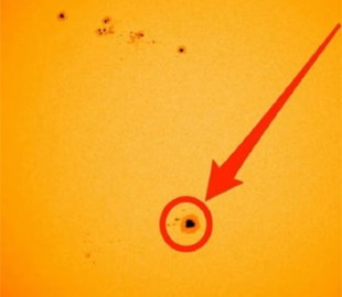 На Сонці помітили пляму розміром із Землю