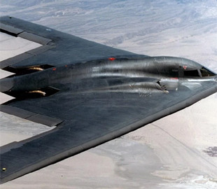 Боїться води, як кіт: чому стелс-бомбардувальнику B-2 було важко літати в дощ