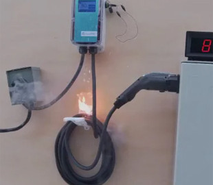 Хакери можуть зламати електромобілі та підпалити будинки з будь-якої точки світу: дослідження