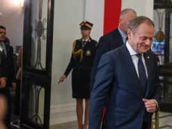 Прем’єр-міністр Польщі провів перестановки в уряді на тлі шпигунства з боку Росії — FT