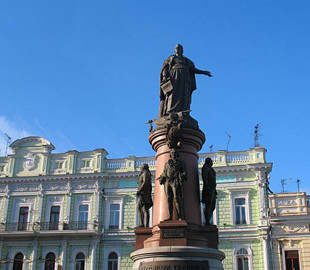 Зеленський звернувся до Труханова з листом щодо знесення пам’ятника Катерині ІІ в Одесі