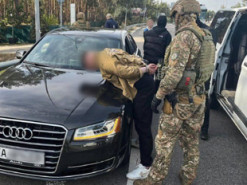 8 років тюрми отримав шахрай, який на Закарпатті ошукав матір полеглого воїна на 6,6 млн грн
