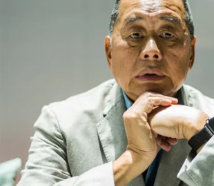 Суд у Гонконгу визнав винним медіамагната Джиммі Лая за всіма пунктами обвинувачення