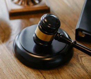 На Хмельниччині місцевий житель коригував удари росіян по аеродромі