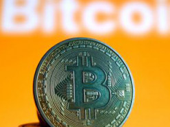 Біткоїн впав нижче $85 000 вперше з квітня