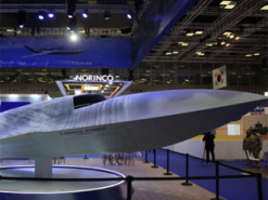 Американські розробники вперше офіційно представили безпілотний винищувач YFQ‑42A