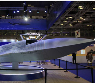 Американські розробники вперше офіційно представили безпілотний винищувач YFQ‑42A