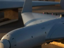 Дешевий, але грізний. США представили ударний дрон, що майже повністю повторює іранський Shahed-136