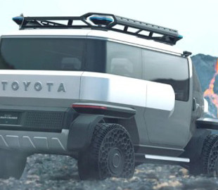 Дизайнери Toyota створили концепт космічного Land Cruiser