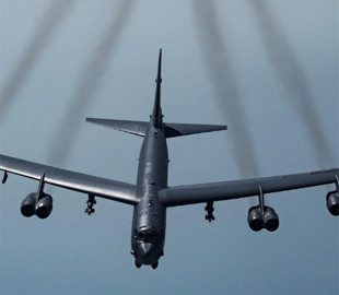 США вперше запустили над Іраном бомбардувальники B-52, маючи перевагу в повітрі
