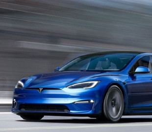 Майже 700 000 км: як працює Tesla Model S з найбільшим у світі пробігом