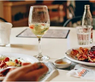 Названы 7 продуктов, ускоряющих старение: следует отказаться уже сейчас