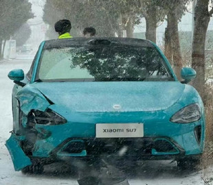 Перший автомобіль Xiaomi потрапив у першу аварію