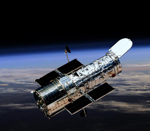 Телескоп Hubble переведён в безопасный режим из-за проблем со связью