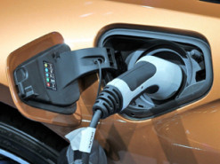 Упала стоимость батарей для электромобилей