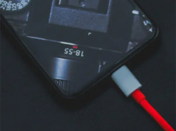 Як очистити розʼєм зарядки смартфона без ризику