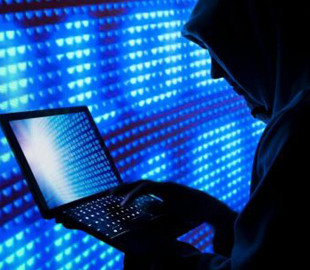 Польща передала США українського хакера, де його судять за торгівлю комп’ютерними паролями