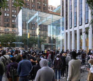 Bloomberg рассказал, чего ожидать от iPhone 14 и других новинок Apple в ближайшие месяцы