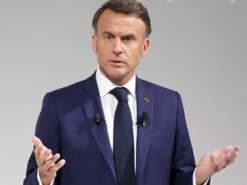 Макрон назвав нісенітницею захист свободи слова в соцмережах