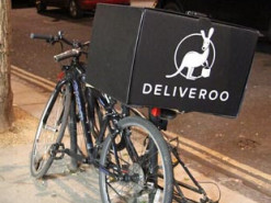 Невдалий жарт: у Франції сервісу доставки Deliveroo довелося вибачатися за розіграш клієнтів