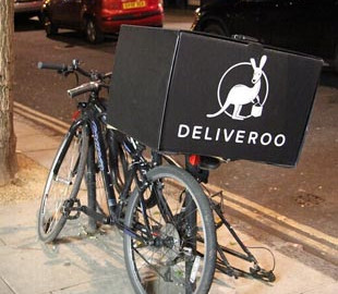 Невдалий жарт: у Франції сервісу доставки Deliveroo довелося вибачатися за розіграш клієнтів