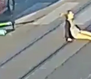 В центрі Вінниці зіштовхнулись позашляховик і електросамокат