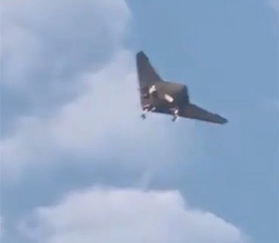 У Китаї зафіксували ймовірні випробування стелс-дрона GJ-21