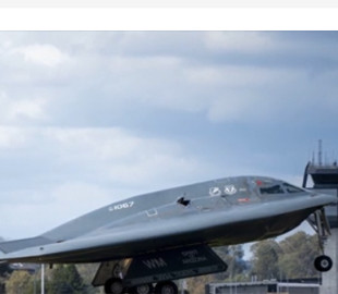 Стелс-бомбардувальник США випробував нову високоточну бомбу проти кораблів