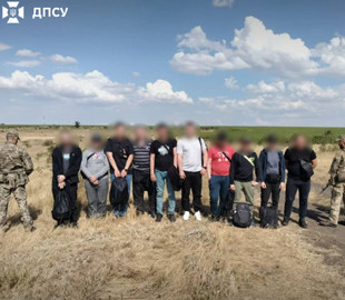 Заплатили до $9000 в криптовалюті незнайомцю з Telegram: на кордоні затримали групу «туристів»