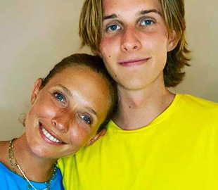 Катя Осадча опублікувала рідкісне фото з 19-річним сином і відповіла, чи воює він