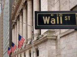 Падіння акцій штучного інтелекту спричинило найгірший день на Уолл-стріт із квітня