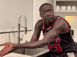 За крок до депортації: зірка TikTok Хабі Ламе залишив США