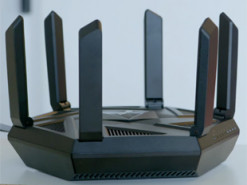 Як правильно розташувати антени роутера, щоб Wi-Fi був сильнішим