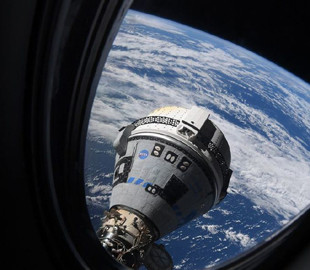 Астронавти, які випробували капсулу Boeing Starliner, застрягли на МКС