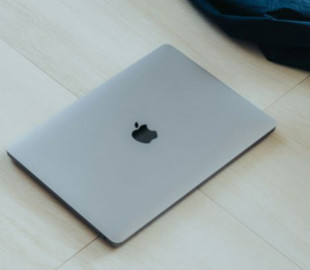 Apple готує бюджетний MacBook із чипом від iPhone: що відомо про доступний ноутбук