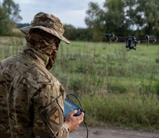 Український "Мавік" із дальністю 30 км: Vyriy Industries представила дрон-розвідник Slavic