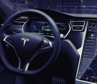 Бывший сотрудник Tesla скопировал технологию автопилота и передал китайцам