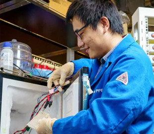 Акумулятори працюватимуть роками завдяки дуже дешевому матеріалу: що придумали