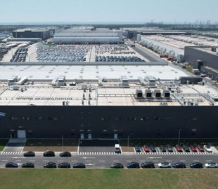 Модернизация китайского предприятия Tesla позволит выпускать на 10% больше электромобилей