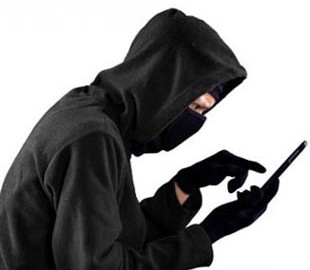 Псевдопрацівник банку виманив у жінки 15500 гривень