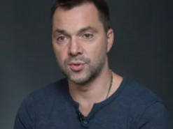 Арестович показал архивное фото, как "успокаивал" людей 40 лет назад