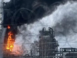 Складний вибір для Кремля: РФ доведеться жертвувати ППО з фронту для захисту своїх НПЗ, — Forbes