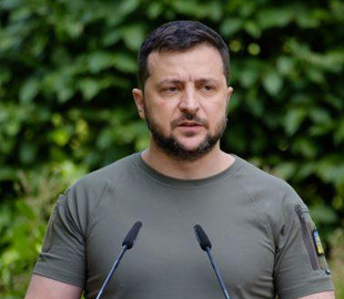 Зеленський відповів, коли знімуть заборону на виїзд чоловіків з України