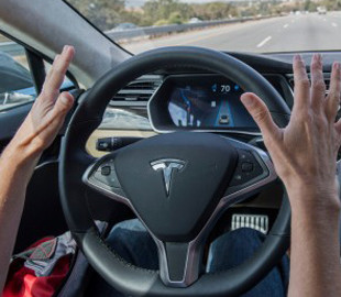 Илон Маск раскрыл дату выхода полноценного автопилота для Tesla