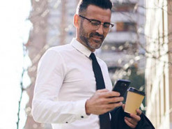 Как смартфон разрушает наш позвоночник: новое исследование