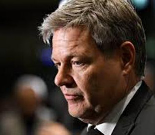 У Німеччині вважають, що країна має залишатися на шляху "зеленої" енергетики, попри дії Трампа